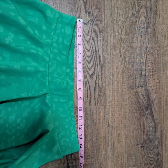 NWT Emily McCarthy Serena Skort Green Leopard Size M Tennis Skirt - Picture 6 of 12